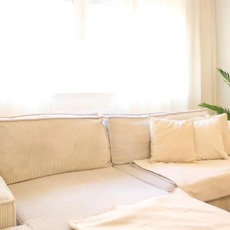 Apartment Quiet Bright - 2 Minutes From Paris